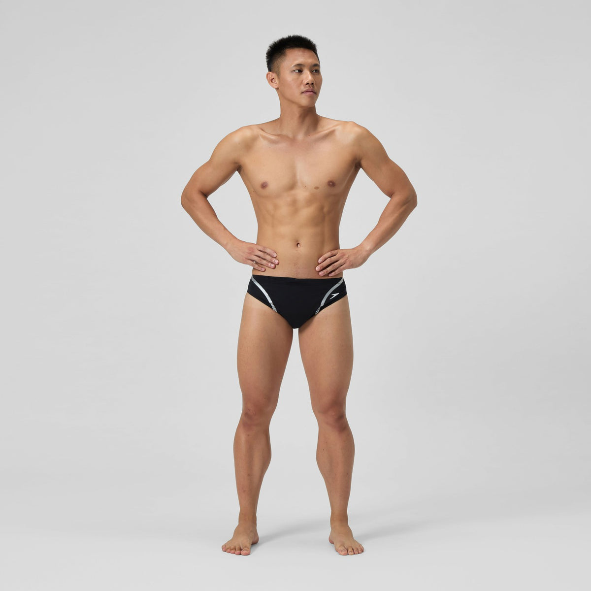 V Class Movement Brief Black | Speedo