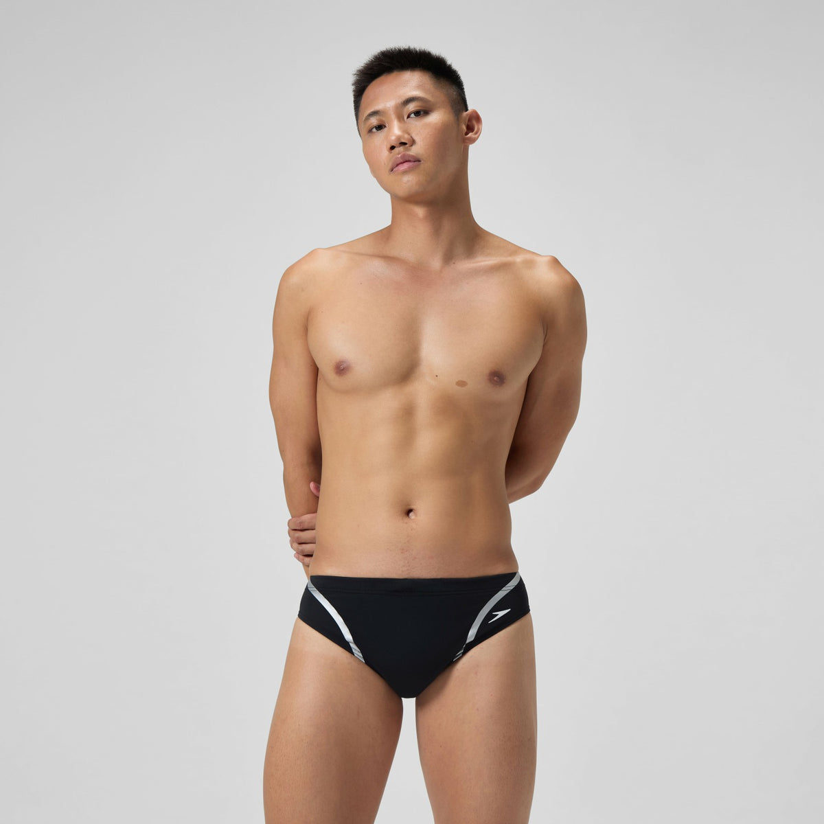 V Class Movement Brief Black | Speedo