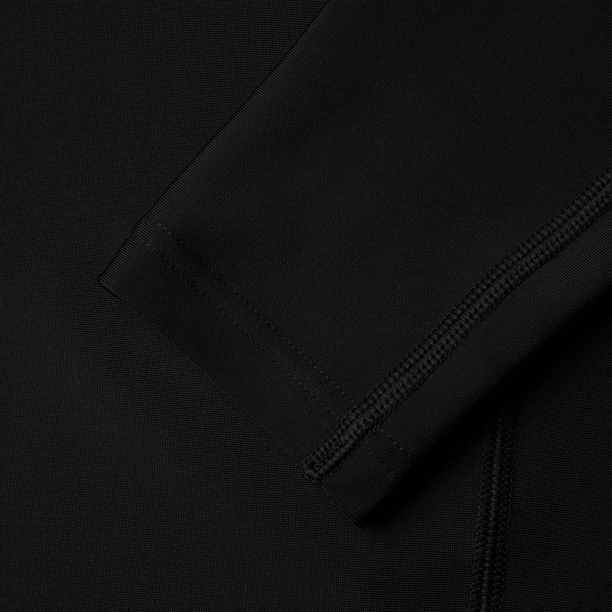 Long Sleeved Sun Protection Top Black/White | Speedo